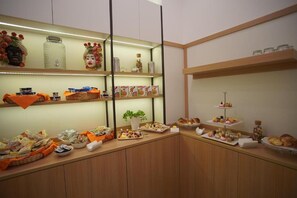 Free daily buffet breakfast - Palazzo Bibbi (Reggio Calabria)