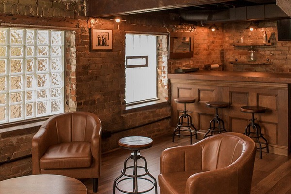 Bar (en la propiedad)