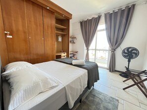 3 habitaciones, colchones Select Comfort, minibar y escritorio 