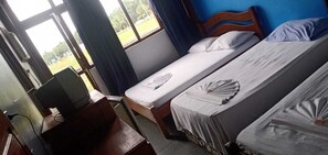 Family Quadruple Room | Free WiFi - Parque Hotel Corredeira do Urubuí (Presidente Figueiredo)