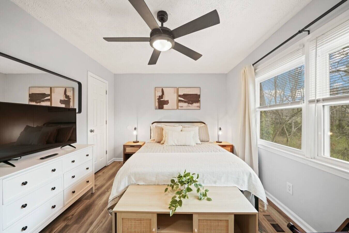 Desk, iron/ironing board, travel crib, free WiFi