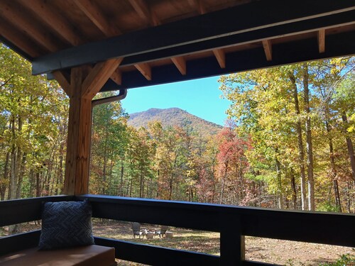  Secluded ridge 
 top wilderness retreat with fast wifi and all the comforts 
