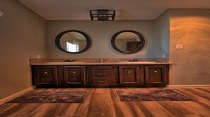 Interior - Beautifully updated historical home in the heart of Henderson (Henderson)