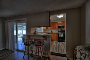 Fridge, microwave, oven, stovetop - Beautifully updated historical home in the heart of Henderson (Henderson)