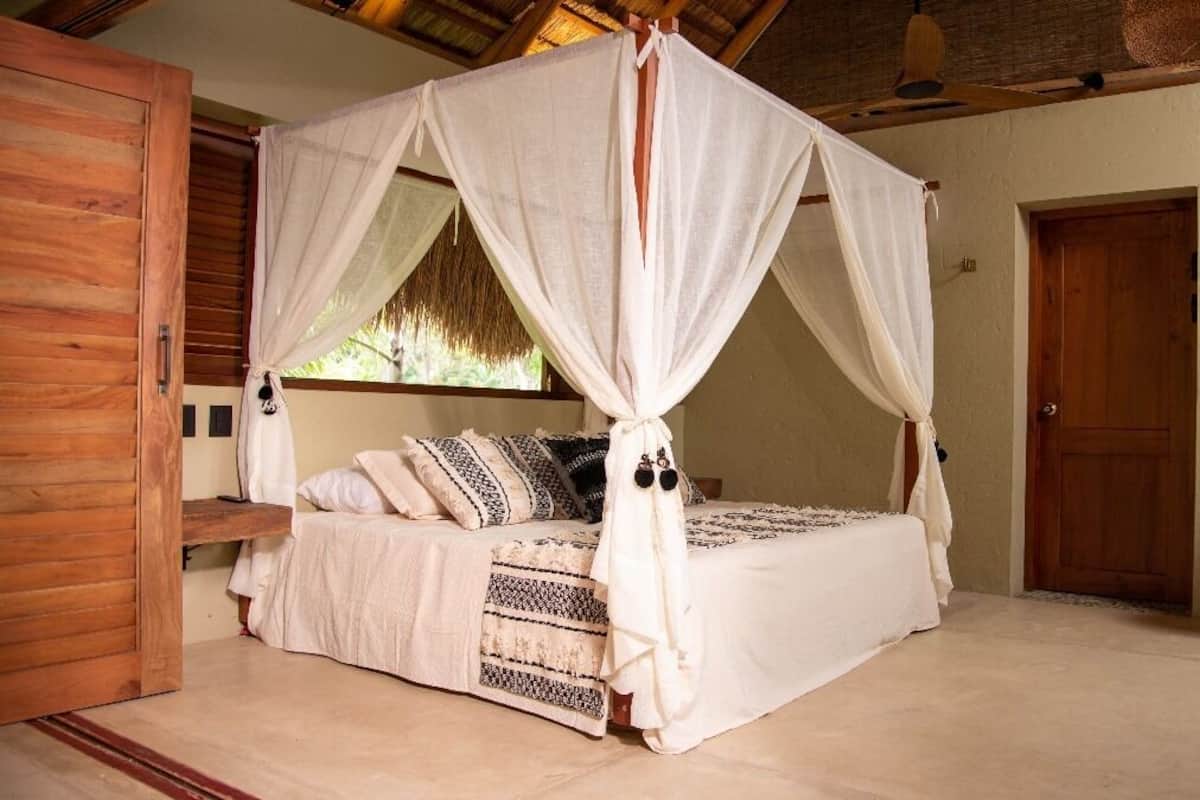 Suite Panorama, 1 Tempat Tidur King, balkon, pemandangan gunung | 1 kamar tidur, seprai premium, dan selimut bulu angsa