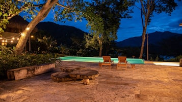 Außenpool, geöffnet von 09:00 Uhr bis 23:00 Uhr, Cabañas (kostenlos)