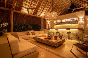 Bar (en la propiedad)