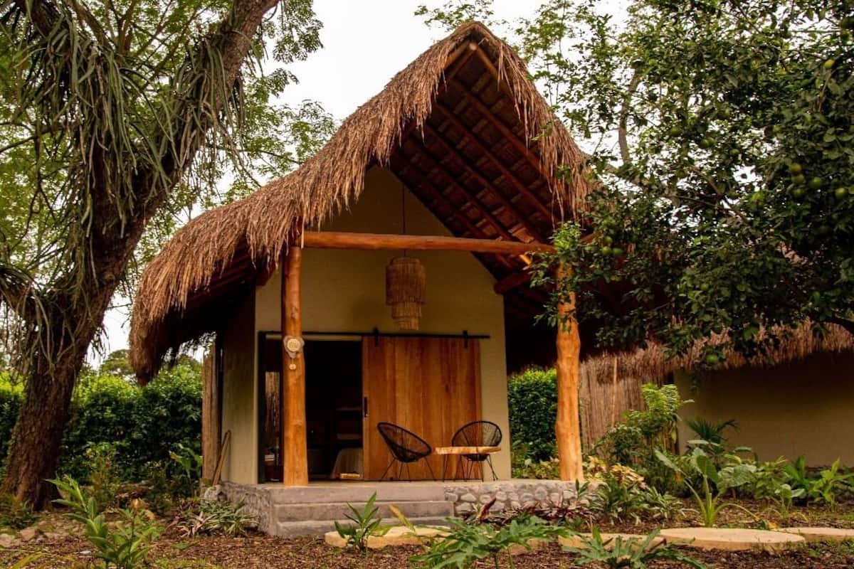 Kabin Deluks, 1 Tempat Tidur Queen, kolam renang pribadi | 1 kamar tidur, seprai premium, dan selimut bulu angsa