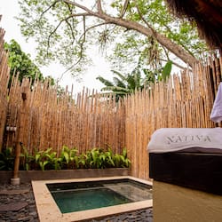 Deluxe Cabin, 1 Queen Bed, Private Pool | Bathroom