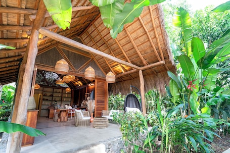 Recepción. Nativa Refugio Escondido