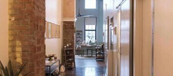 Historic Downtown GEM w/parking. Walk everywhere