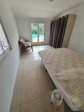 3 bedrooms, travel cot, free WiFi