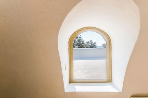 10 meters from the Beach!