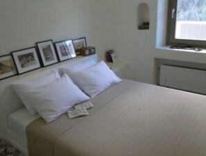 2 bedrooms, iron/ironing board, travel crib, free WiFi