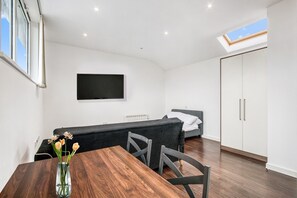Interior - Stylish Studio near Heathrow (Hayes)