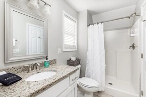 Dusche, Handtücher, Seife, Shampoo