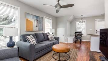 Smart-TV, Bücher, Videothek