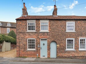 Exterior - Cherry Blossom Cottage (Cherry Burton, near Beverley)