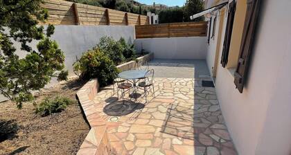 Villa 6 personnes, 5 mn de la plage d'Ile Rousse.