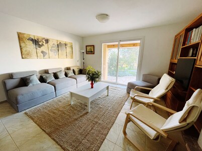 Villa for 6 people, 5 minutes from Ile Rousse beach. 