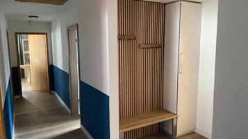 4 bedrooms, free WiFi, bed sheets