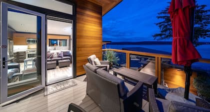 Business # 896433802 Oceanfront, Secluded, Sandy Beach, Private Hot Tub
