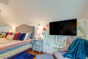 2 bedrooms, iron/ironing board, free WiFi, bed sheets