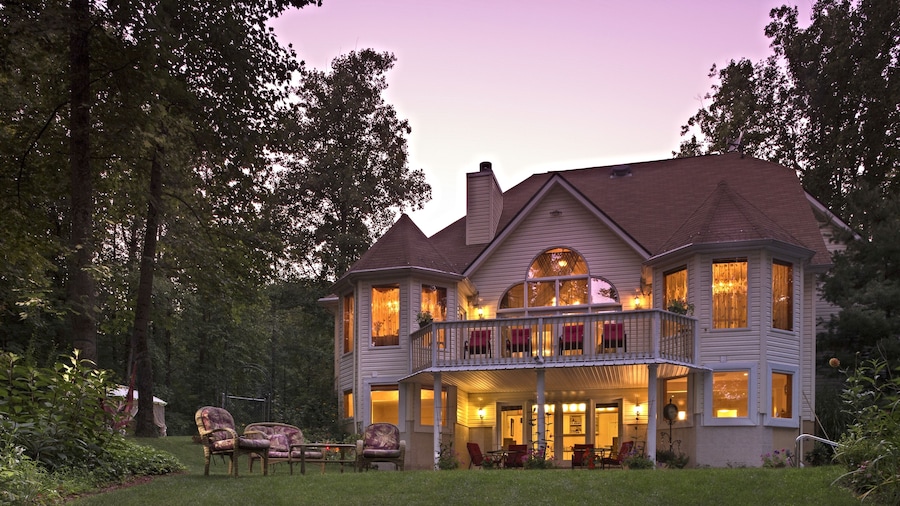 Cherry Valley Manor Luxury Bed and Breakfast