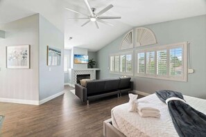 4 bedrooms, desk, iron/ironing board, travel crib