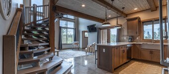 Enjoy Glacier Here! New 2bed/ 2 bath Condo- 7 mi to GNP- Adventure Awaits #2-4