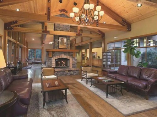 7th Mtn Resort "Hotel Suite" 2 -Queen Bds