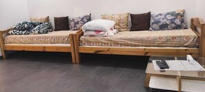 1 chambre, fer et planche à repasser, Wi-Fi gratuit, draps fournis