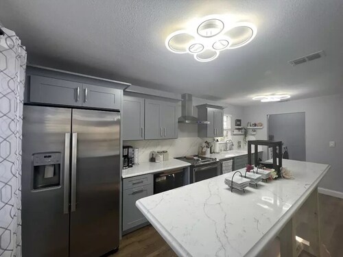 Beautiful & Secluded Brand New Romantic Riverfront Oasis