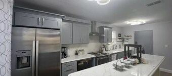 Beautiful & Secluded Brand New Romantic Riverfront Oasis