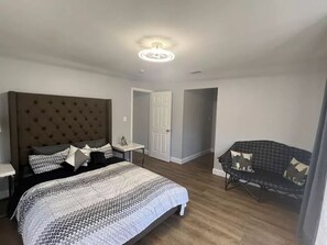 3 chambres, bureau, Wi-Fi gratuit, draps fournis