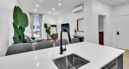 Large renovated 1 bedroom, king bed, sleep 4