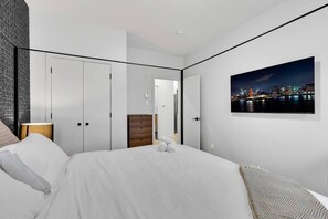 1 slaapkamer, een strijkplank/strijkijzer, wifi, beddengoed