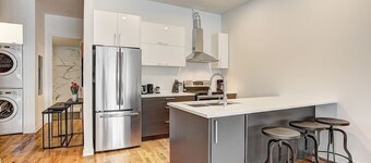 UNIQUE. 2500 SF HIGH END PROPERTY