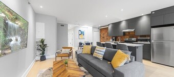 Stunning  2 beds, AAA location, rooftop terrace