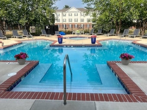 Pool - Heart of Notre Dame|King Bed|WiFi|Gym|Shuttle Bus (South Bend)