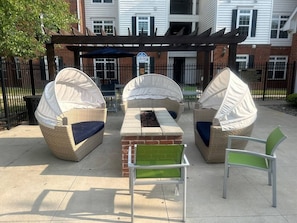 Outdoor dining - Heart of Notre Dame|King Bed|WiFi|Gym|Shuttle Bus (South Bend)