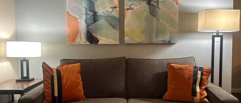 Smart TV, fireplace, Netflix, streaming services