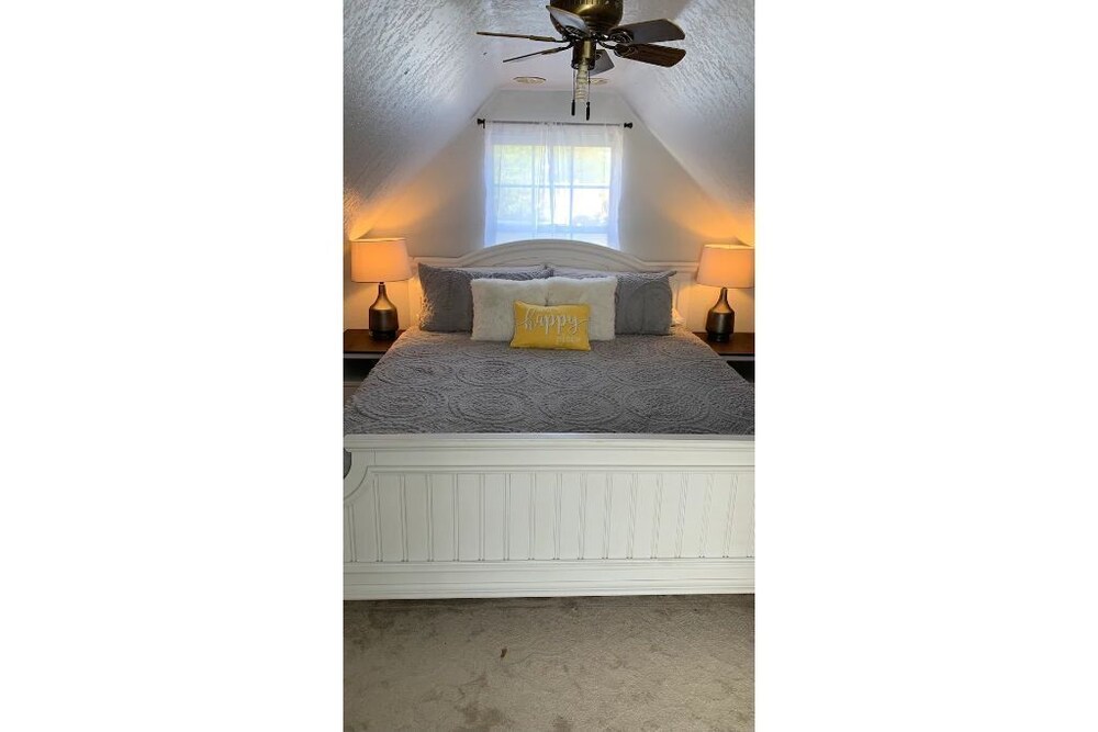 Campus Guesthouse at 128 1/2 South Summit Bowling Green Vrbo