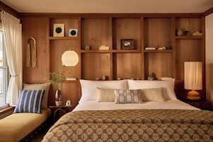 Bay King | Egyptian cotton sheets, premium bedding, down comforters, pillowtop beds