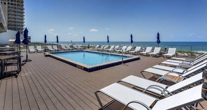 Golf Cart Included, Family Friendly, 2 Pools!