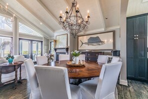 Dining - Beautiful Ocean front home with stunning views.  Golf cart included! (Saint Helena Island)