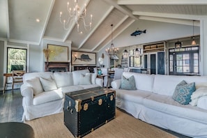 Living area - Beautiful Ocean front home with stunning views.  Golf cart included! (Saint Helena Island)