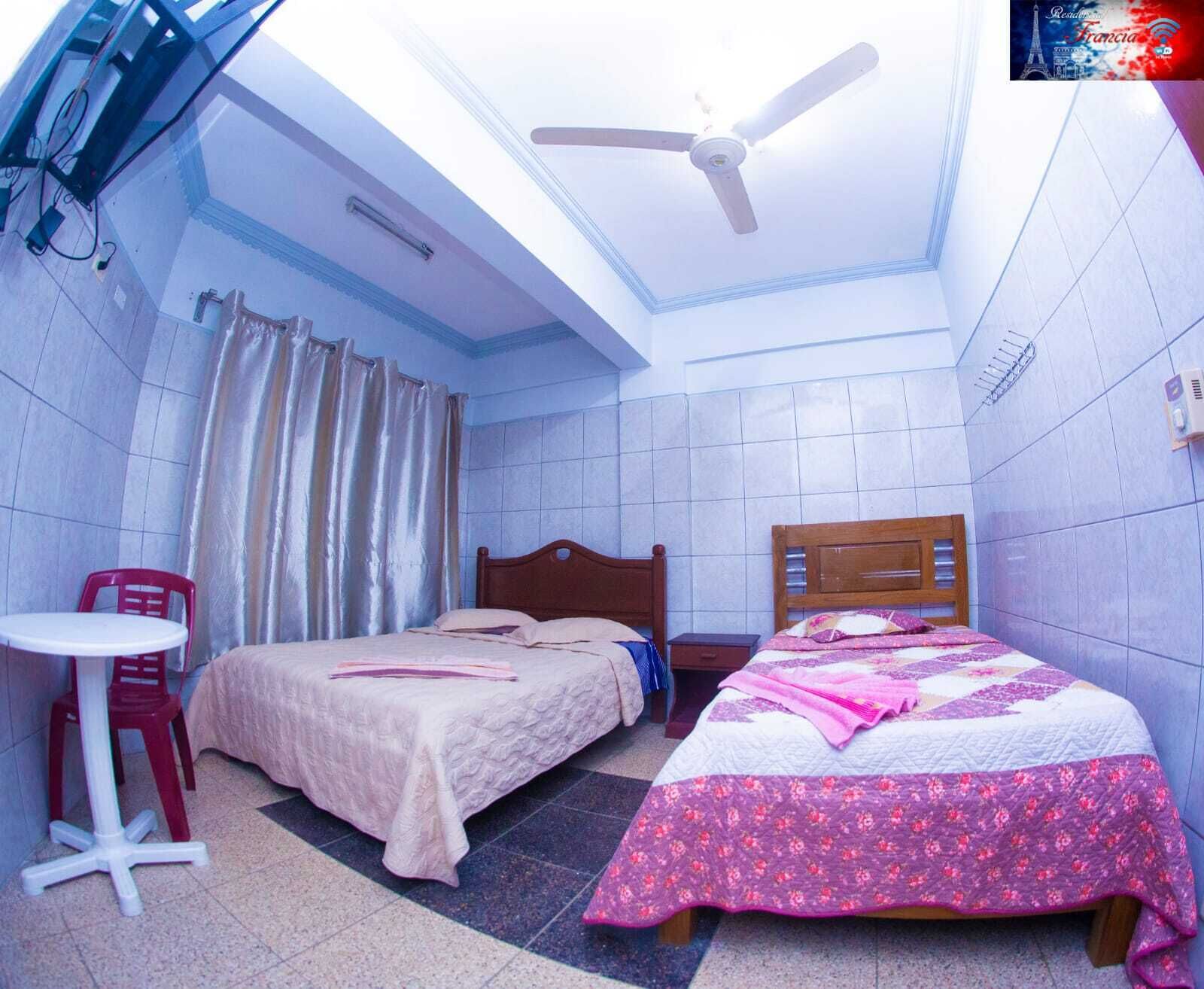 Wi-Fi de cortesia, roupa de cama