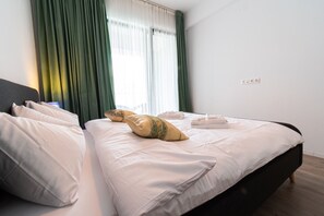 1 bedroom, WiFi, bed sheets - Studio 53 - Modern Apt. close to Metro & IOR Parc with free Parking (București)