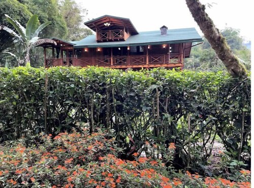 Picturesque cabin in the clouds